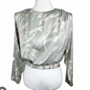 Astr Women's Gray and Cream Top